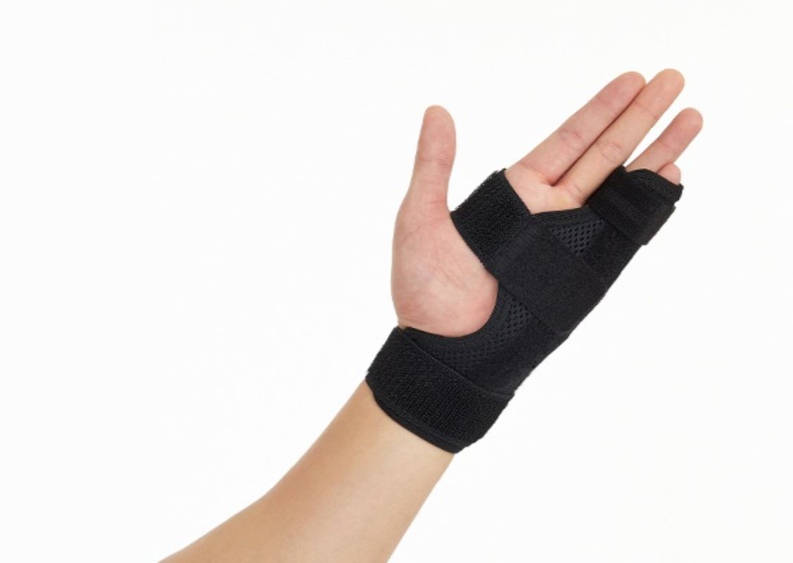 Dr.Med W132-4 3rd & 4th Finger Splint Large