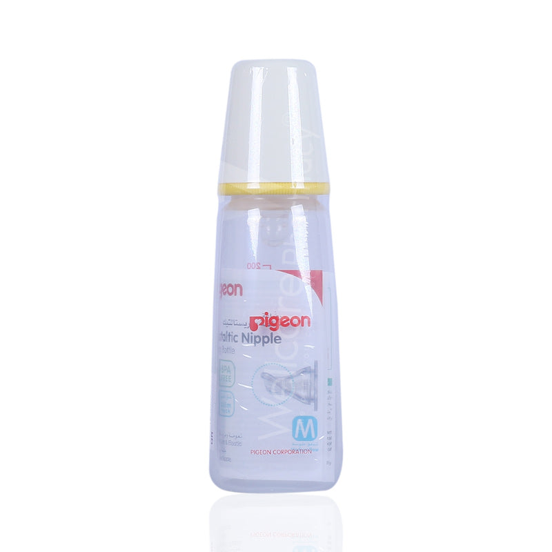 Pigeon Plastic Feeding Bottle 200Ml
